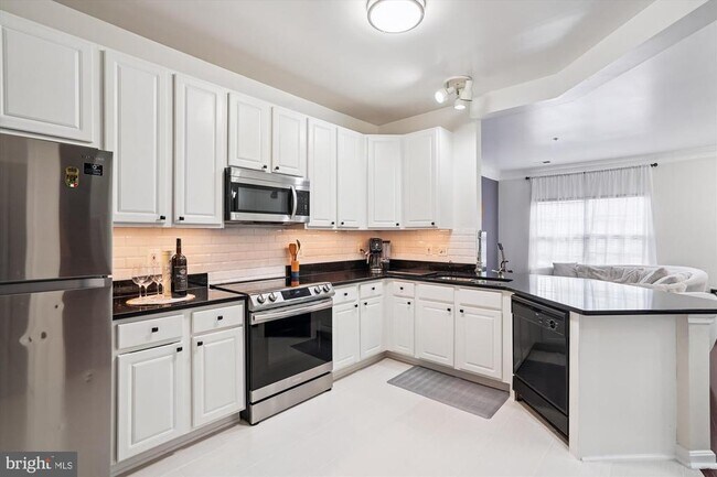 Building Photo - 7410 Langholm Way