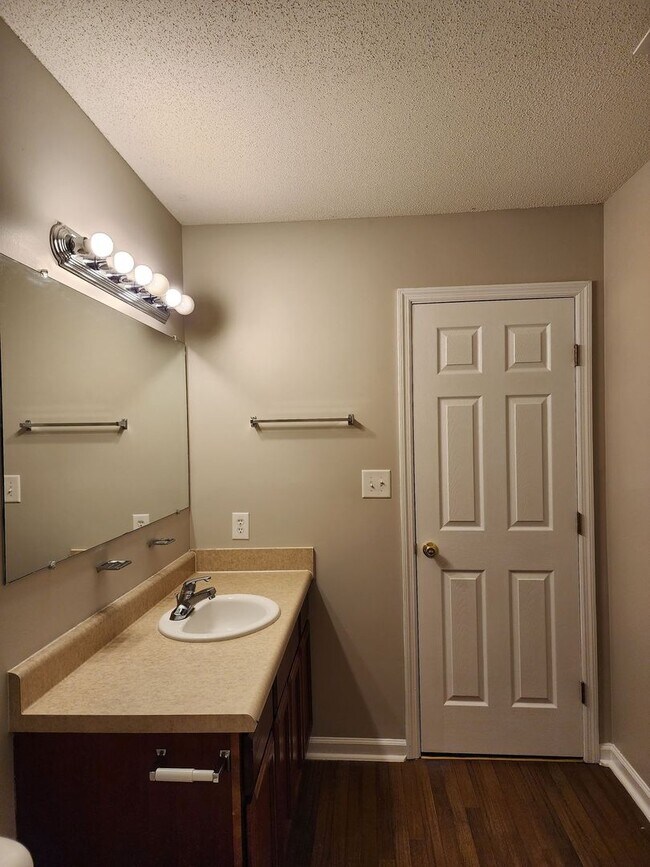Building Photo - Beautiful 3 bed 2 1/2 bath townhome in a gated community with a pool. Showings Coming Soon!!!