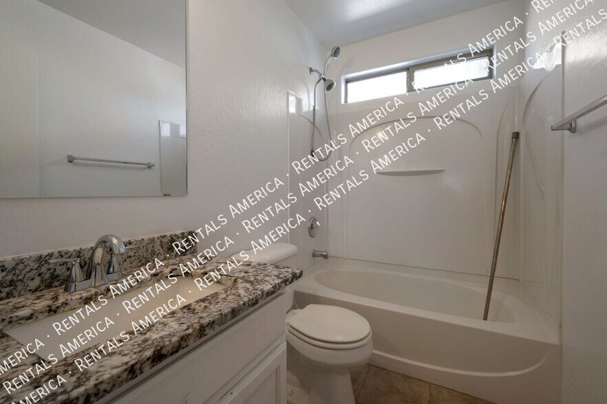 Building Photo - 40502 N Glen Meadows Ln