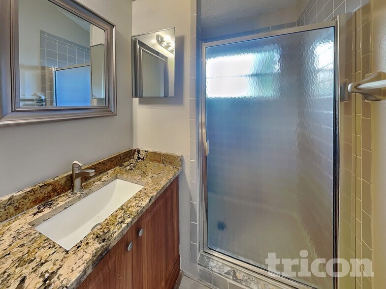 Building Photo - 1488 Country Mansion Ct