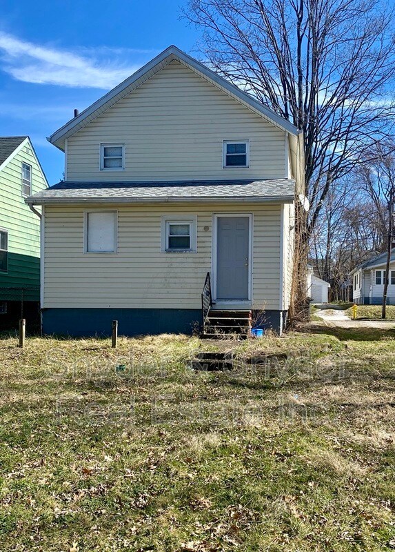 Building Photo - 748 Merton Ave