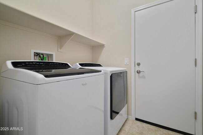 Building Photo - 17555 W Hedgehog Pl