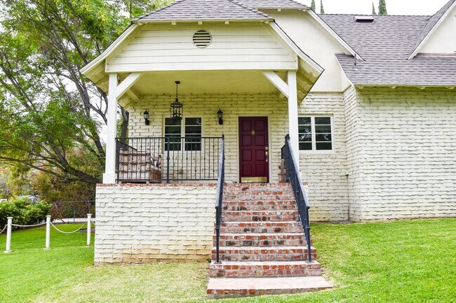 Building Photo - 8325 La Bajada Ave