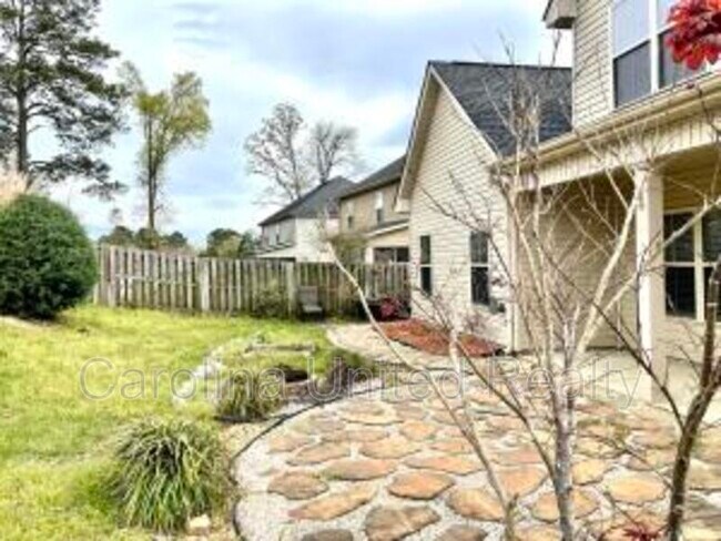 Building Photo - 220 Kickham Ln