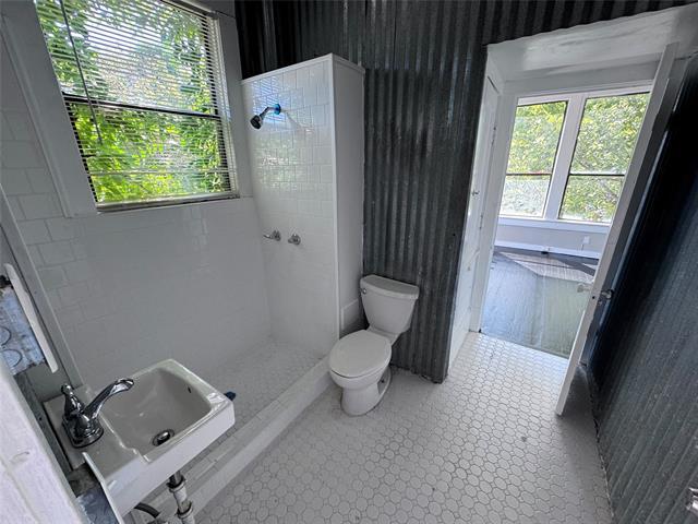 Building Photo - 411-A N Tyler St