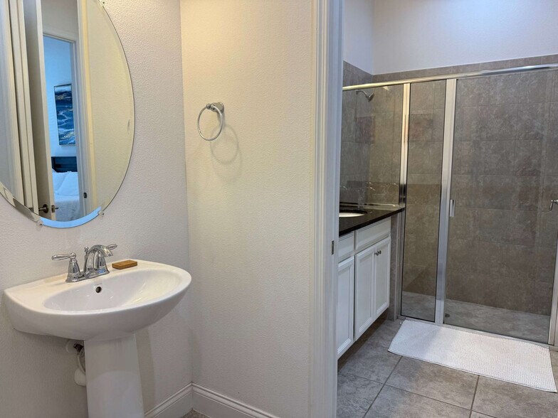 Building Photo - 224 Captiva Dr