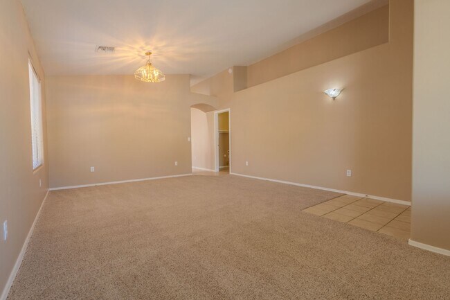 Building Photo - 4 Bedroom, 2 Bath
