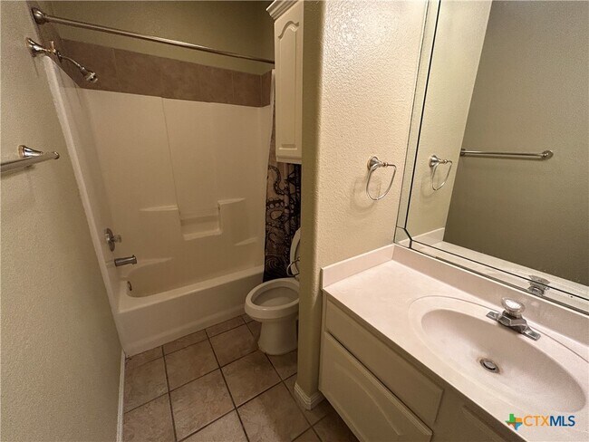 Building Photo - 3049 Pine Valley Dr