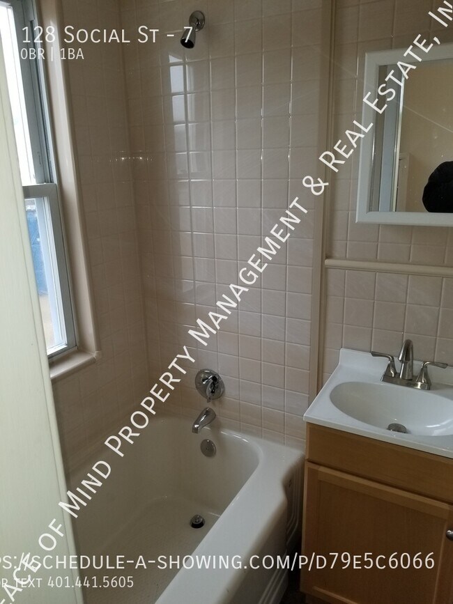 Charming Firstfloor Studio Apartment He... 128 Social St