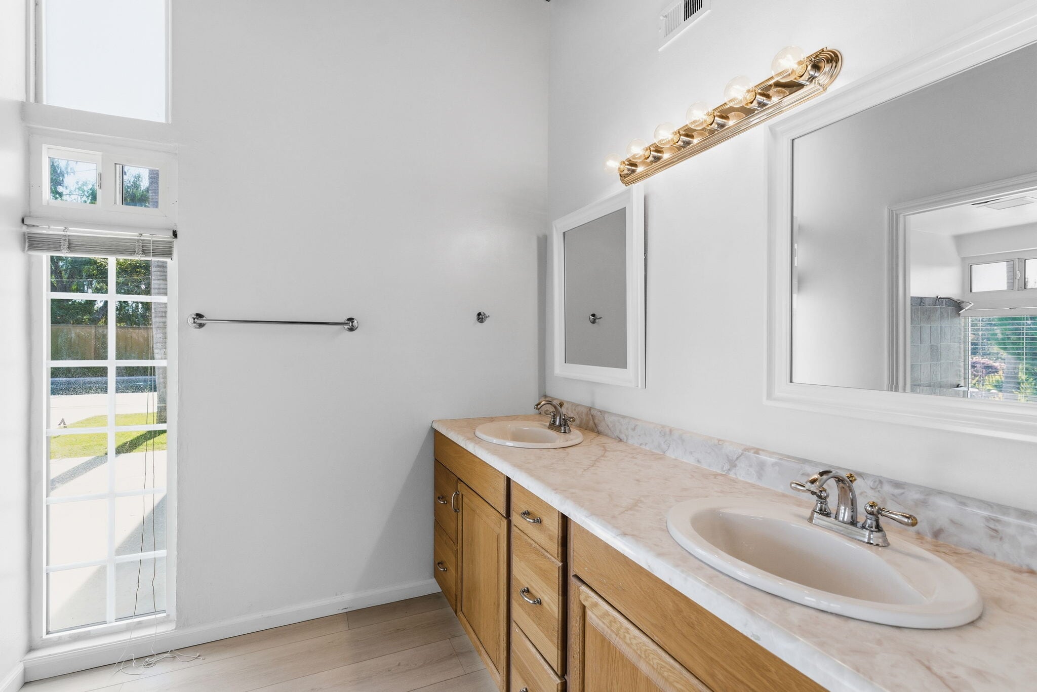 Building Photo - 8335 Sugarman Dr