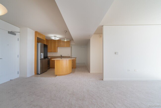 Building Photo - 2 BD/2 BA/2 Parking Condo in the Moana Pacific