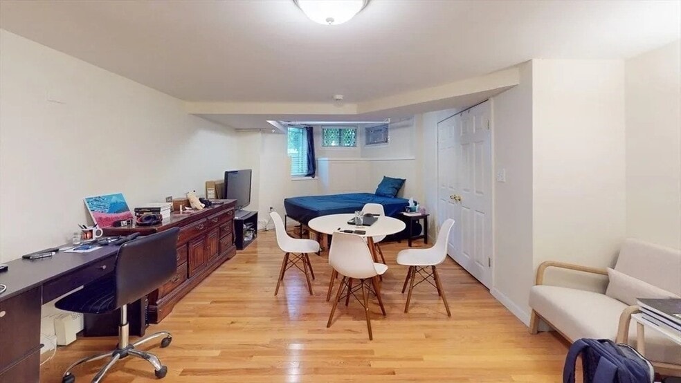 Primary Photo - 170 Marlborough St