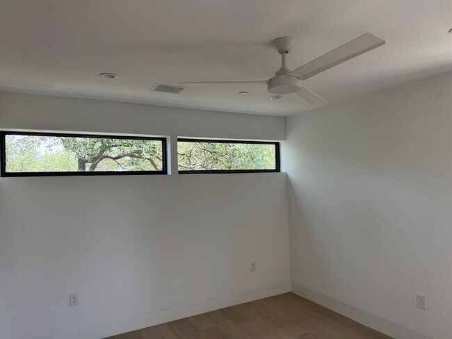 Building Photo - 1603 Chelsea Ln