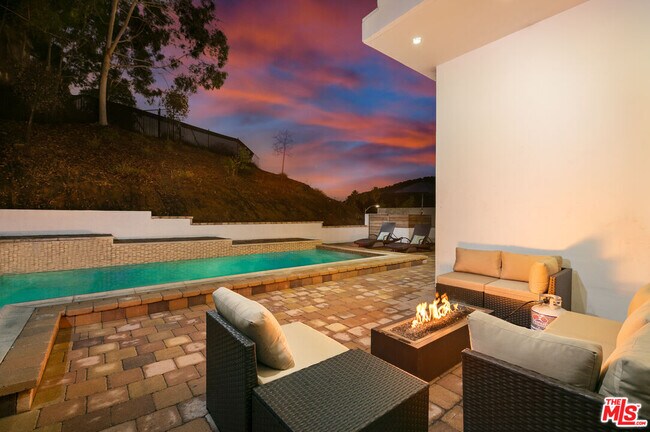 Building Photo - 6696 Lakeridge Rd