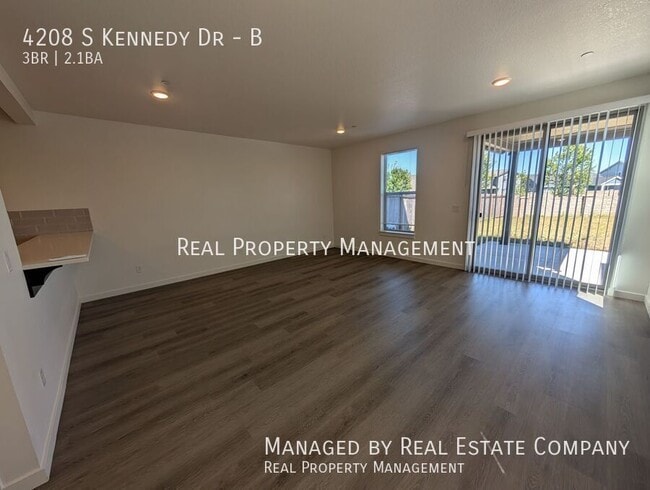 Building Photo - 4208 S Kennedy Dr