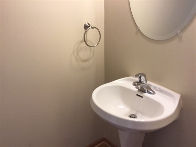 Building Photo - 2302 High Ridge Ln