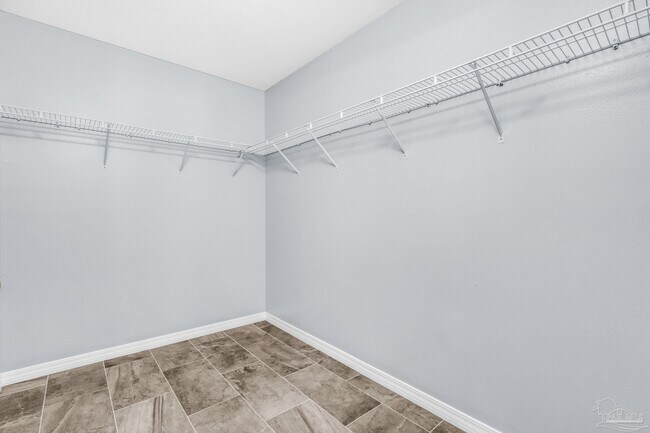 Building Photo - 2208 Trailwood Dr