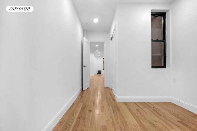 Building Photo - 350 E 89th St