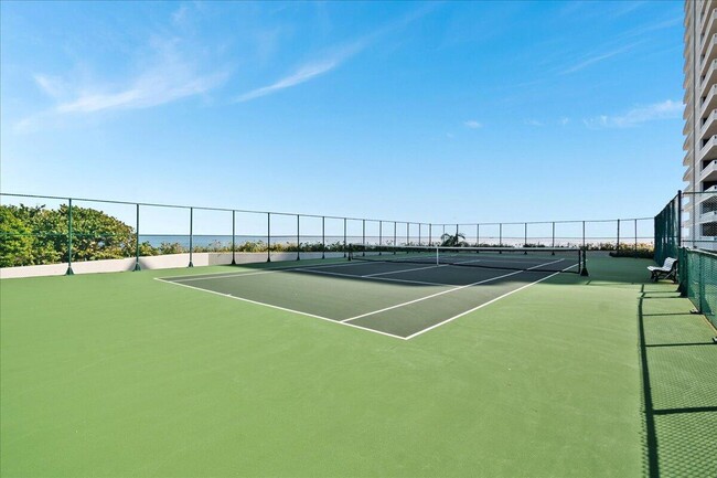 Building Photo - 5540 N Ocean Dr