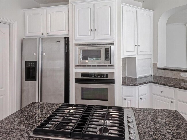 Building Photo - 6010 Serrano Terrace Ln
