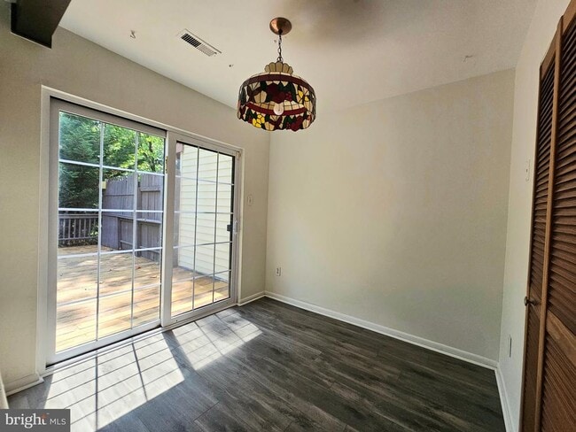 Building Photo - 876 Williams Pl