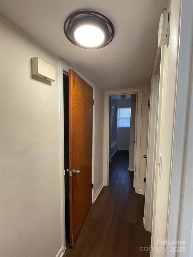 Building Photo - 4605 Coronado Dr