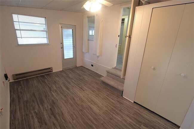 Building Photo - 512 50th Ave Dr W
