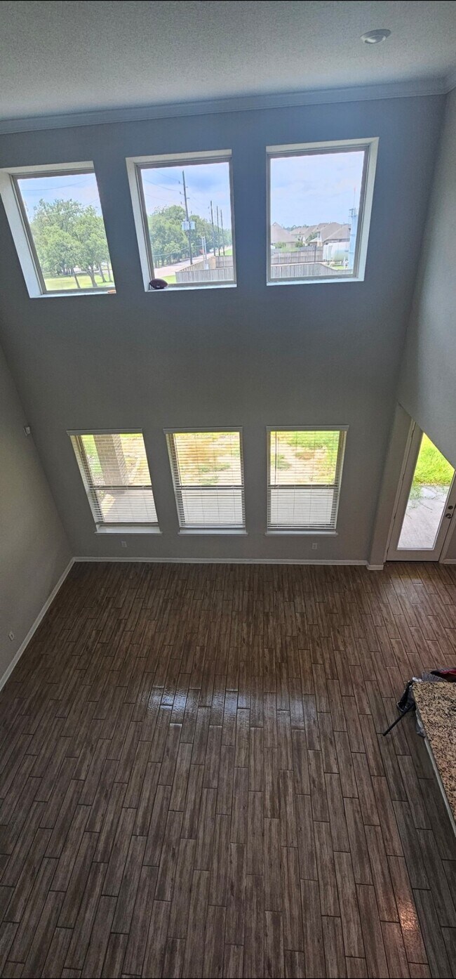 Building Photo - 2907 Velda May Dr