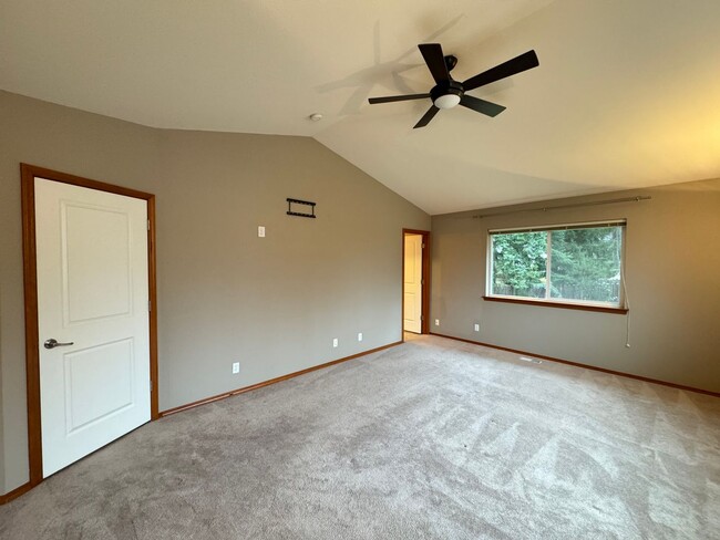 Building Photo - Spacious Home for Rent in Bothell, WA!