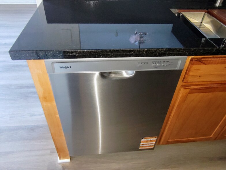 Building Photo - 14746 Delano St