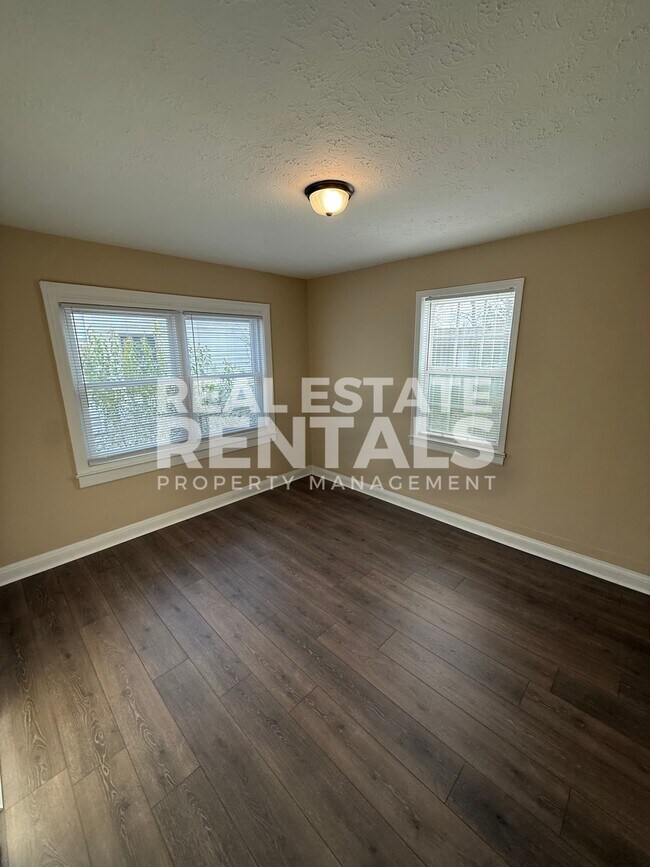 Building Photo - 504 Pearl St