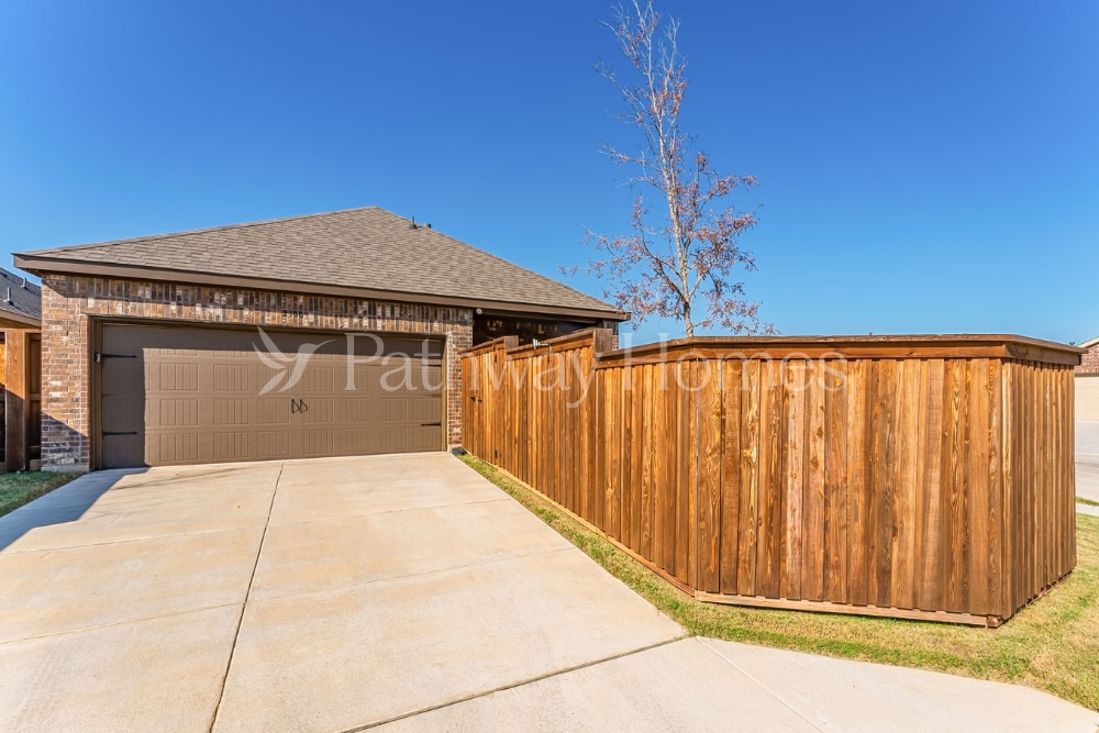 Building Photo - 2300 Pyrite Dr