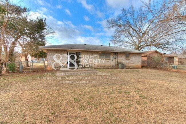 Building Photo - Midwest City 3 Bed/2 Bath House with Attached Two-Car Garage!