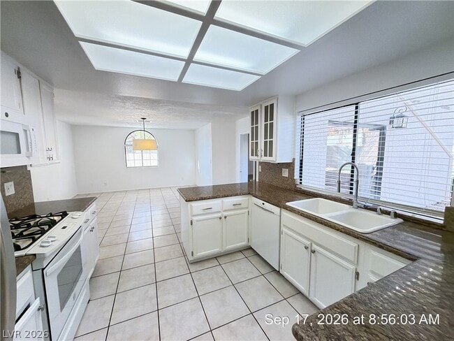 Building Photo - 2817 Crystal Cove Dr