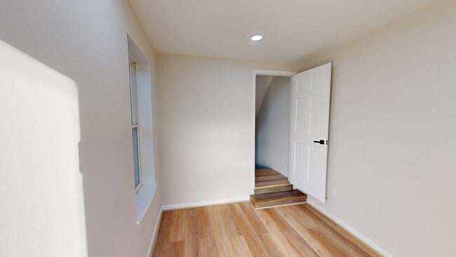 Building Photo - 1138 S Hanover St