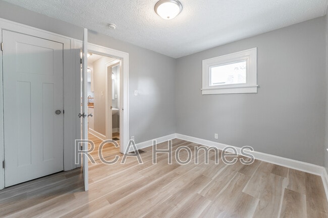 Building Photo - 1425 N Olney St