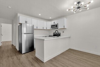 Building Photo - New remodeled in the heart of downtown PHX