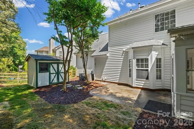 Building Photo - 10332 Bolton Ct