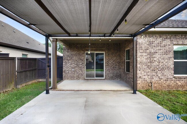 Building Photo - 171 Kingswood Dr