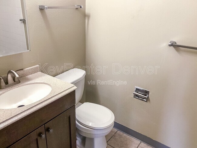 Building Photo - 2639 S Dillon St