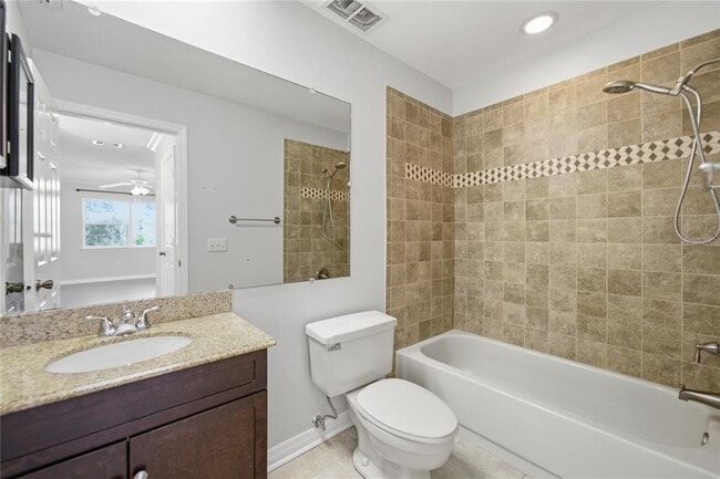 Building Photo - 4304 Clubside Dr