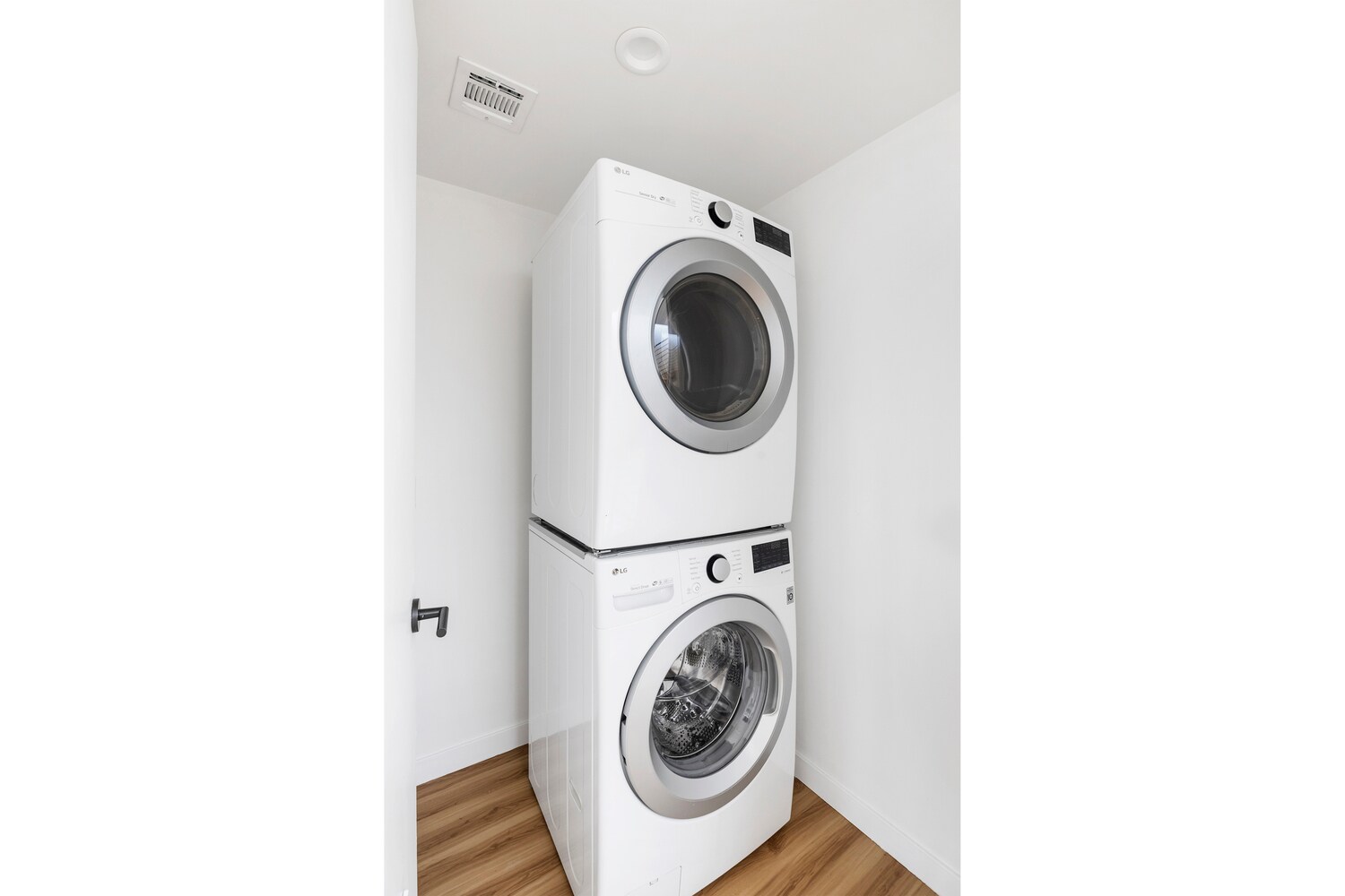 Building Photo - 10839 Kling St