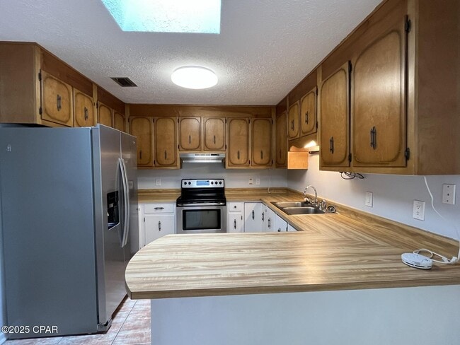 Building Photo - 6213 Sunset Ave