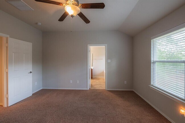 Building Photo - 18 Whitekirk Pl