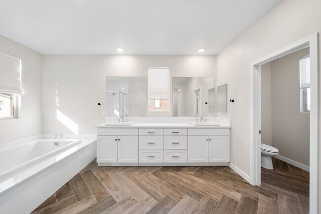 Building Photo - Split level floor plan on a gorgeously upgraded home