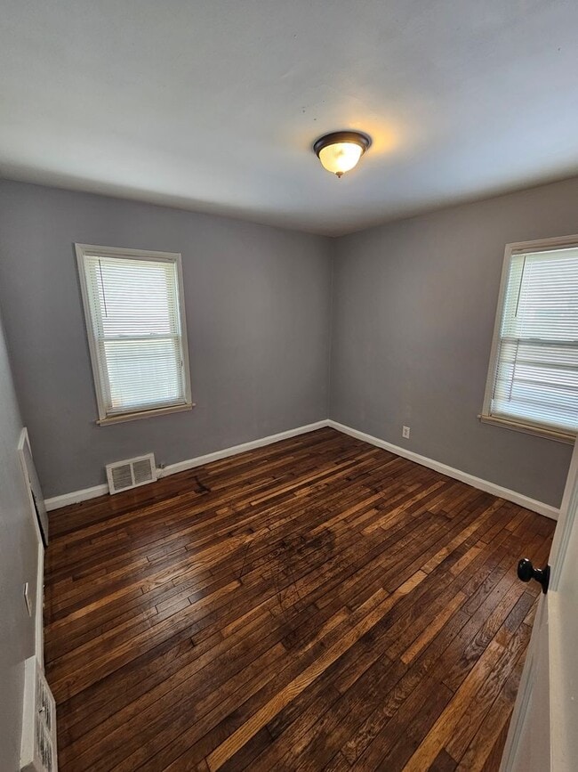 Building Photo - Come see your new home!