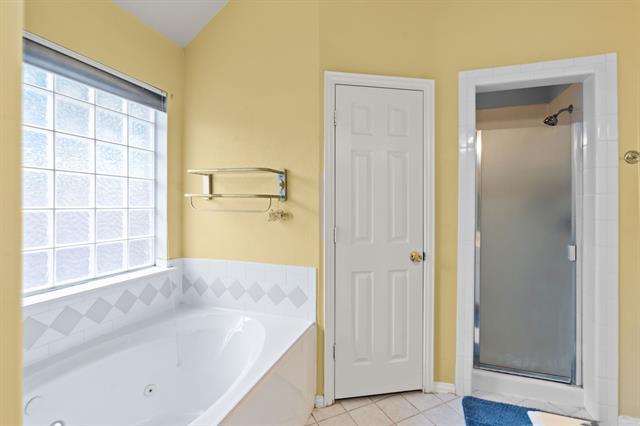 Building Photo - 3740 Regency Cir