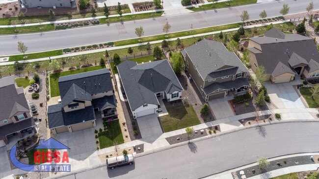 Building Photo - Beautiful home with 5 bedrooms, 4 bathroom...