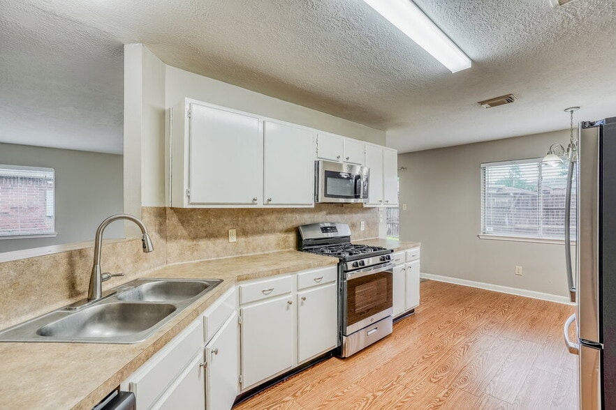 Building Photo - 16115 Purpleridge Ct