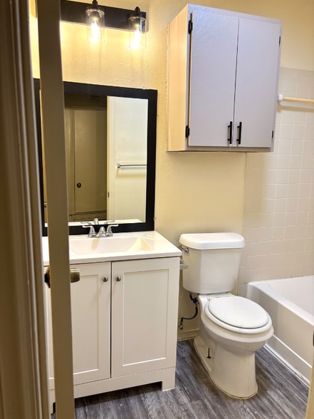 Building Photo - 6303 Worchester Knoll